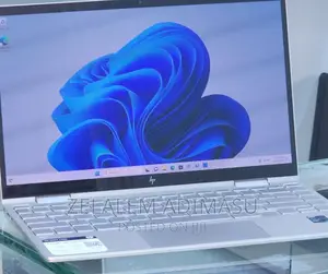 New Laptop HP Envy X360 8GB Intel Core I5 SSD 512GB