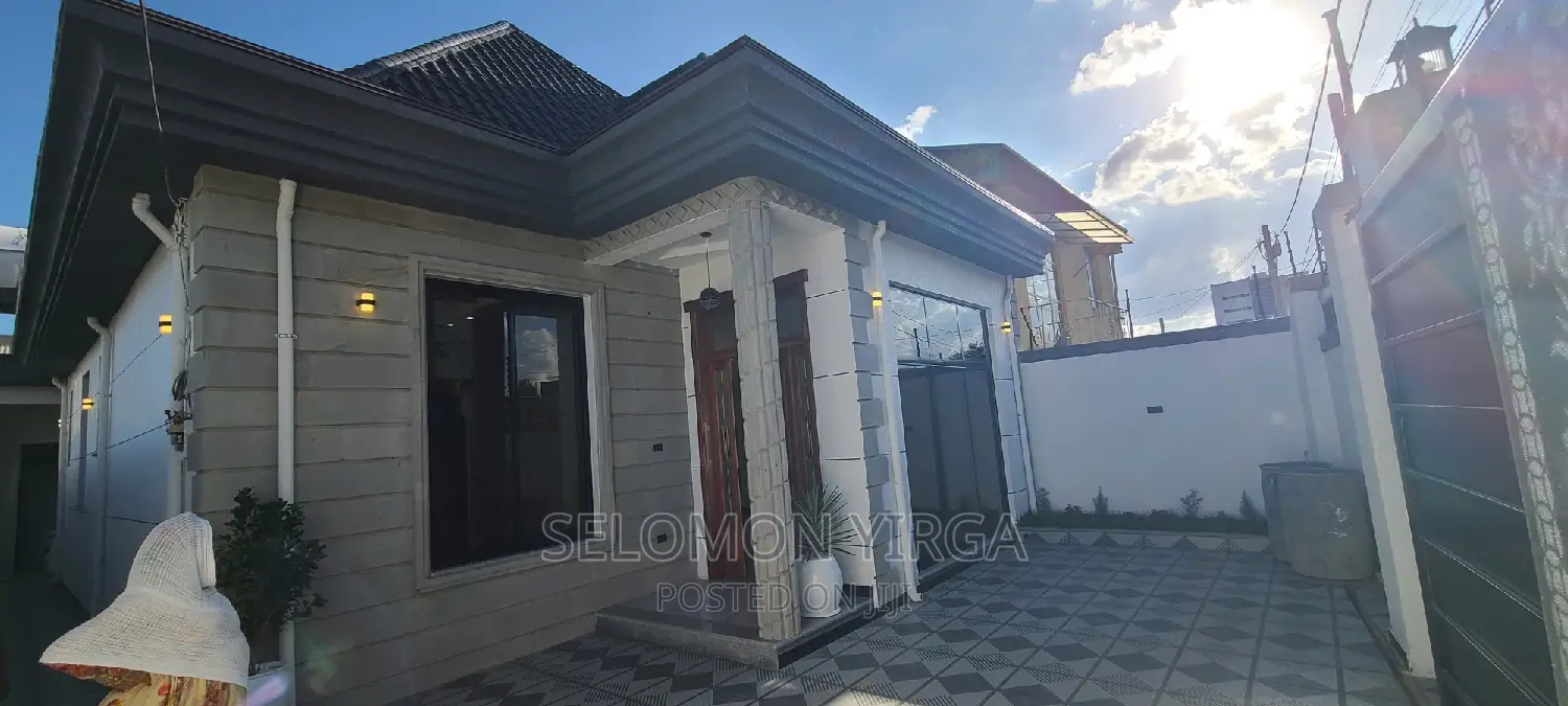 3bdrm Villa in Adis Abba, Bole for sale