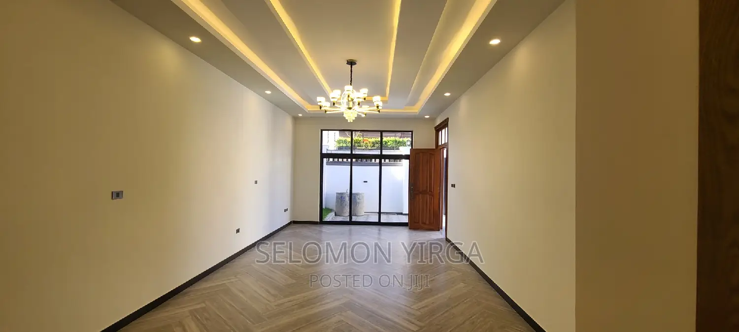 3bdrm Villa in Adis Abba, Bole for sale