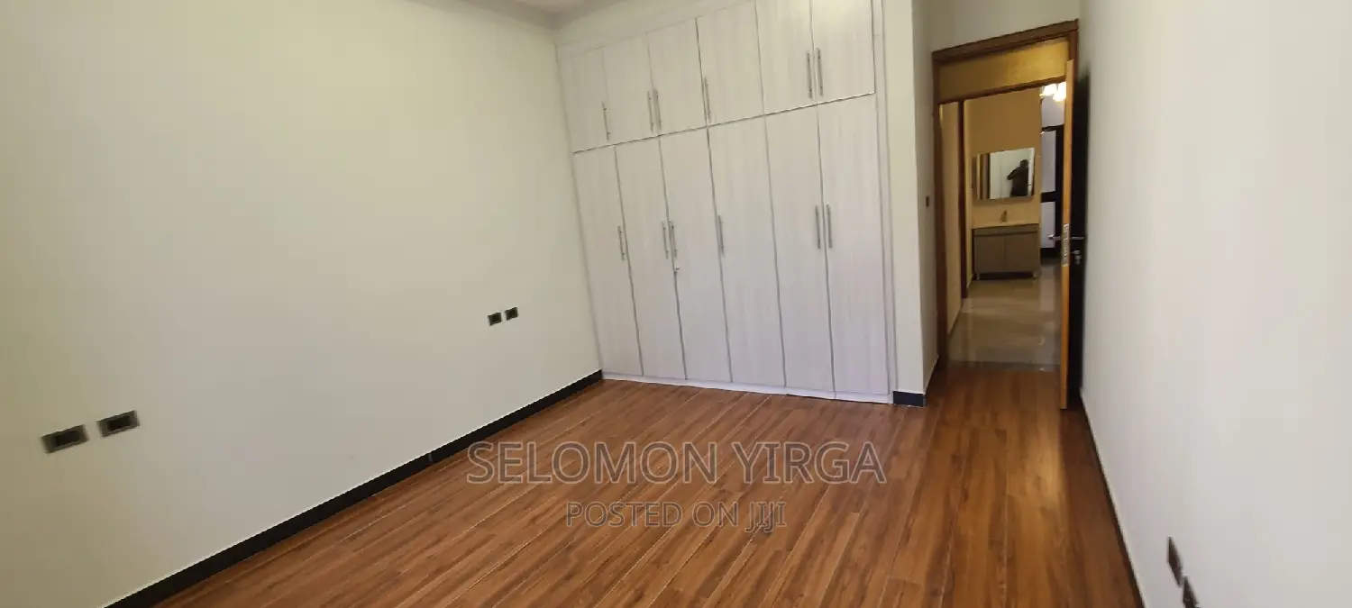 3bdrm Villa in Adis Abba, Bole for sale