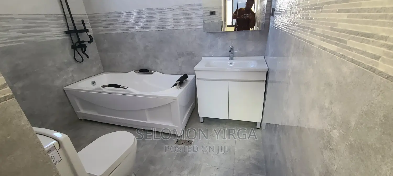 3bdrm Villa in Adis Abba, Bole for sale