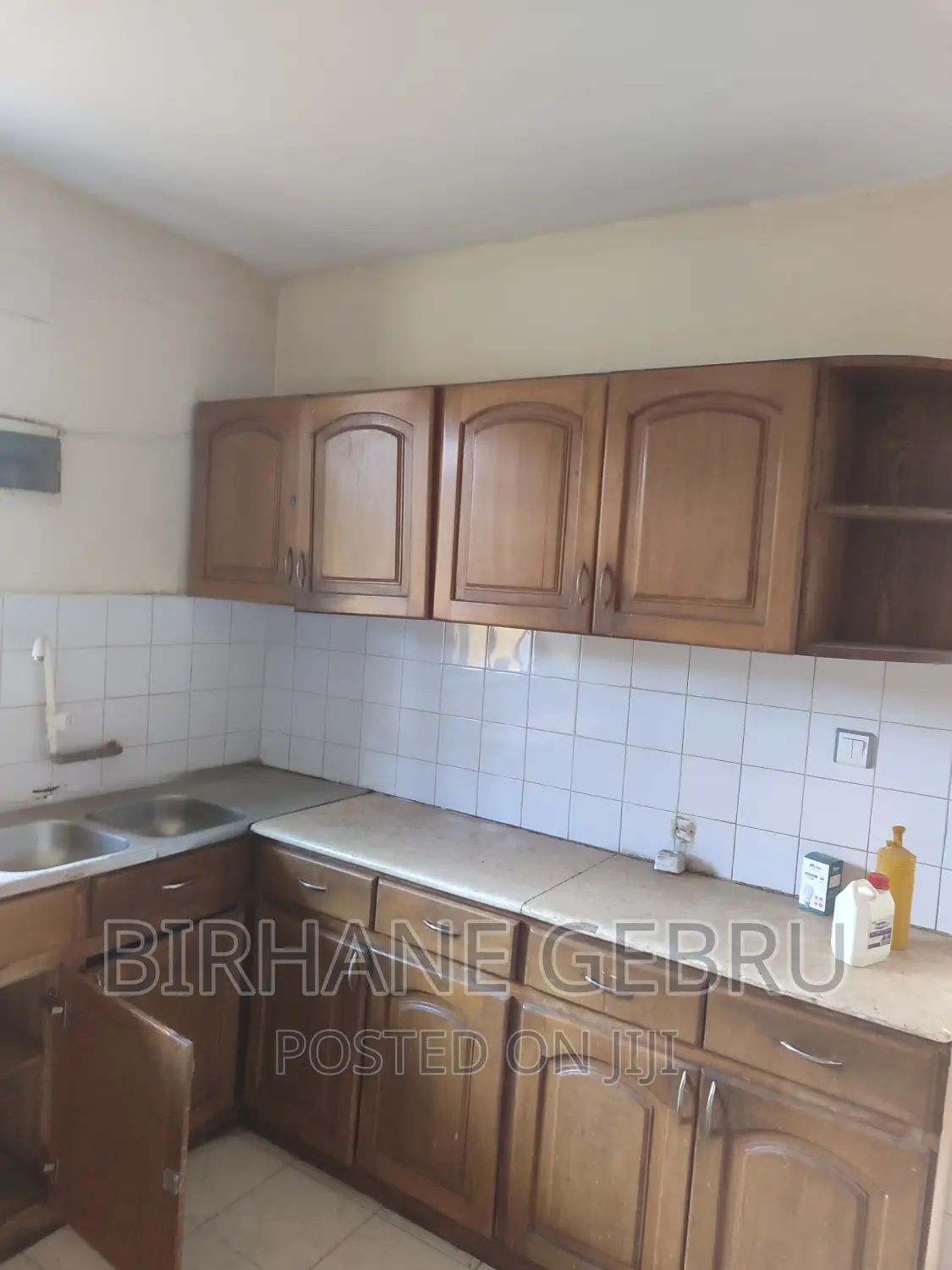 7bdrm House in House, Bole for rent