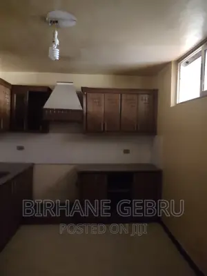 5bdrm House in House, Bole for rent