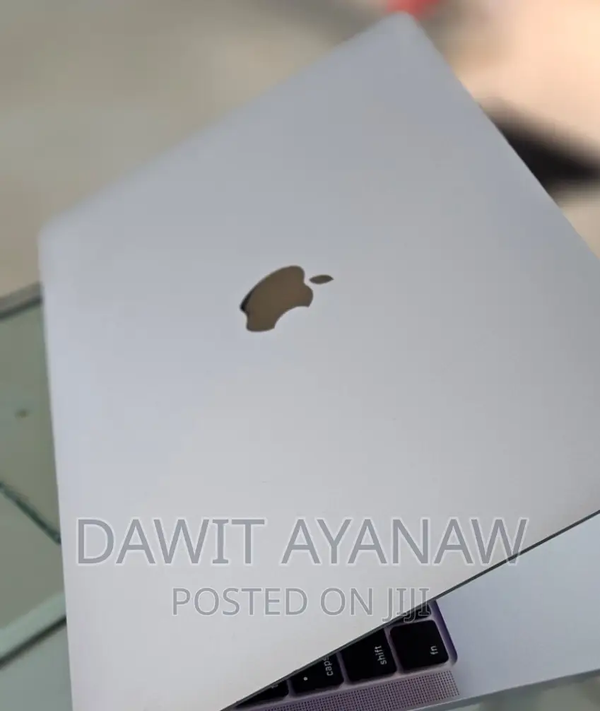 New Laptop Apple MacBook Pro 2020 16GB Intel Core I5 SSD 1T