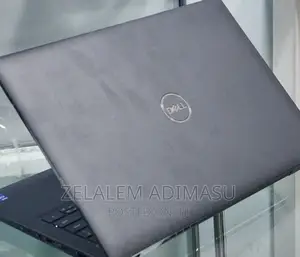 Photo - New Laptop Dell Latitude 5310 8GB Intel Core I7 SSD 1T