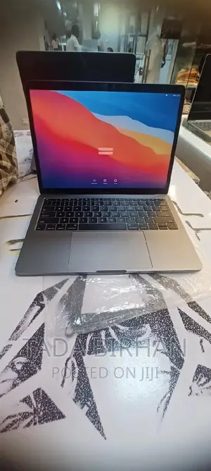 Laptop Apple MacBook Pro 2017 8GB Intel Core I5 SSD 256GB