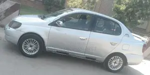 Toyota Platz 2004 Silver