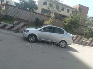 Toyota Platz 2004 Silver