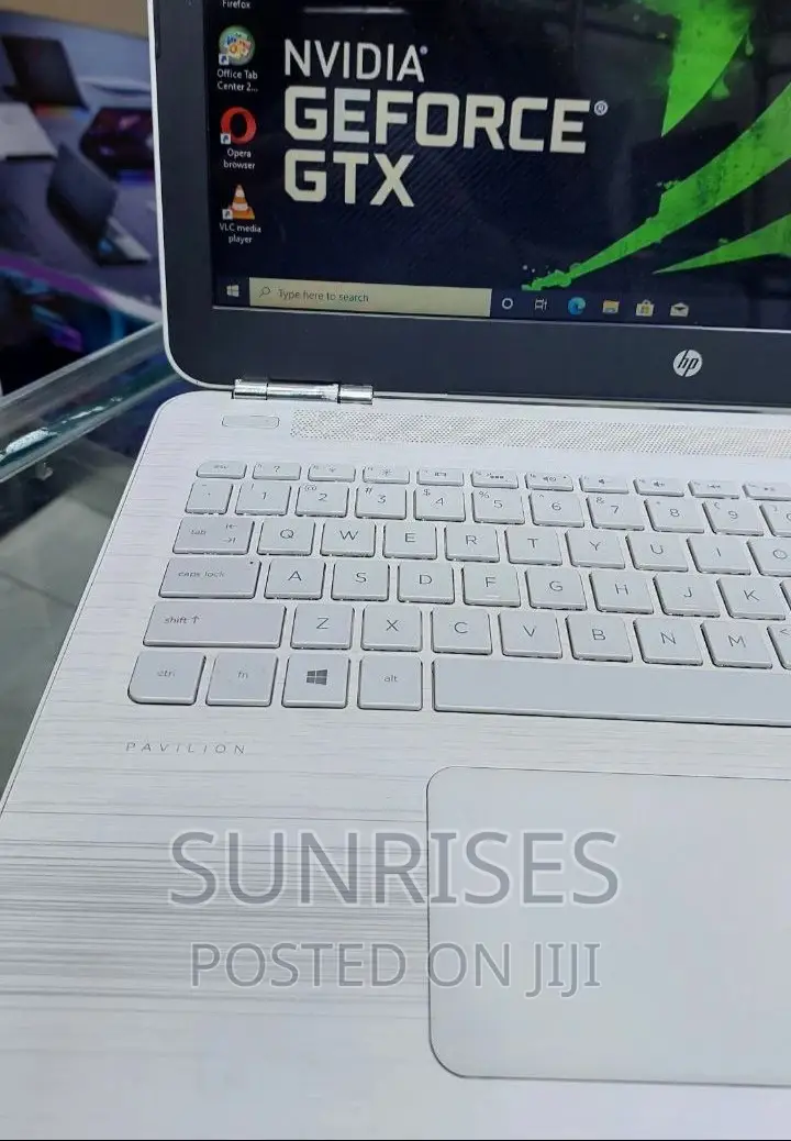 New Laptop HP Pavilion 15 8GB Intel Core I5 HDD 1T