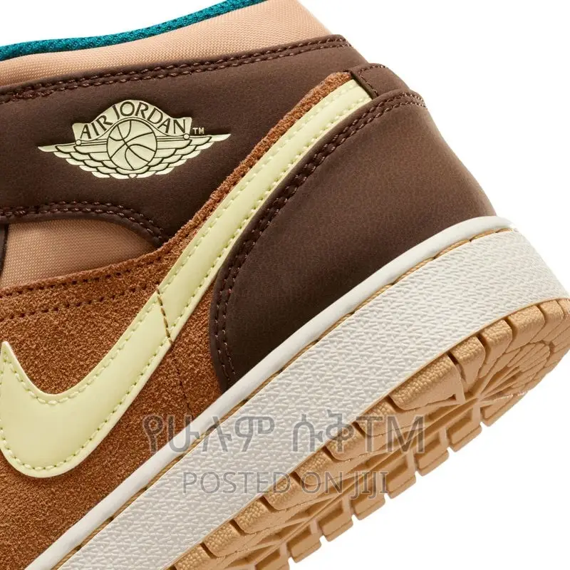 Original Air Jordan 1 Mid Cacao Wow Shoe