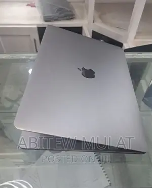 New Laptop Apple MacBook Pro 2017 8GB Intel Core I5 SSD 256GB