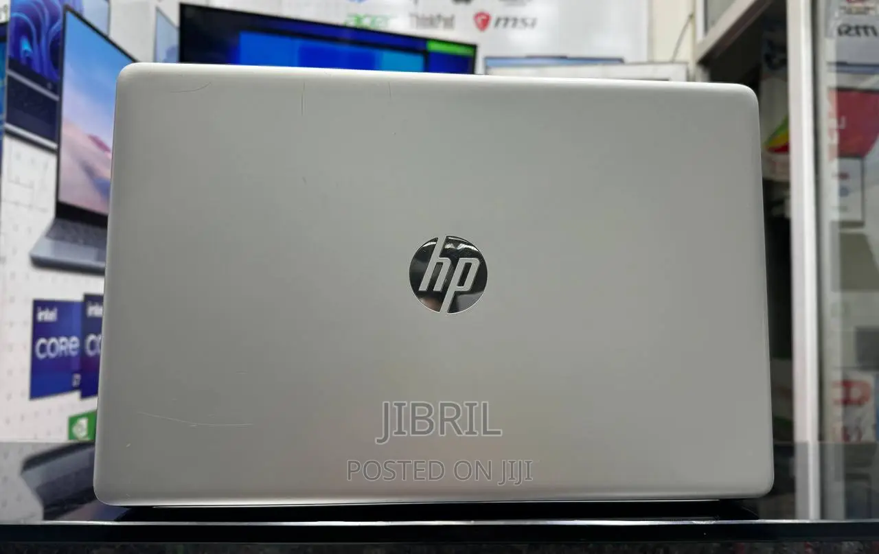 Laptop HP 15-Da2933nia 8GB Intel Core I3 HDD 1T