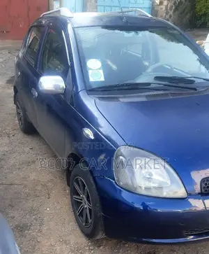 Toyota Vitz 2001 Blue