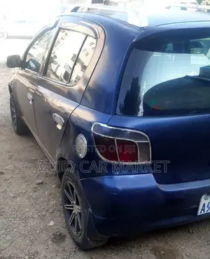 Toyota Vitz 2001 Blue