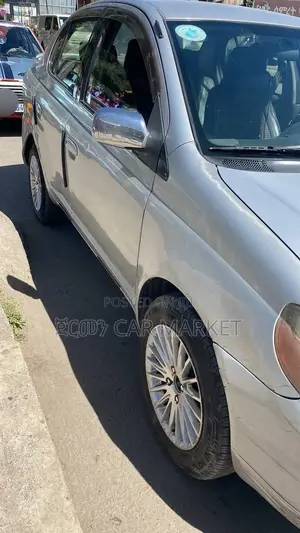 Toyota Platz 2003 Silver