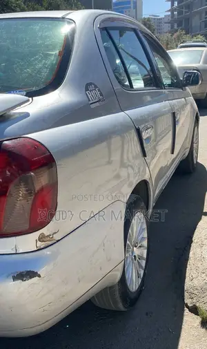 Toyota Platz 2003 Silver