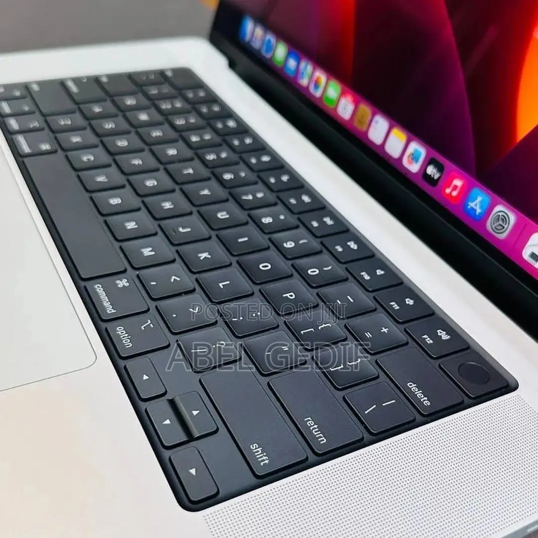 New Laptop Apple MacBook Pro M1 16GB Apple M1 Pro SSD 1T