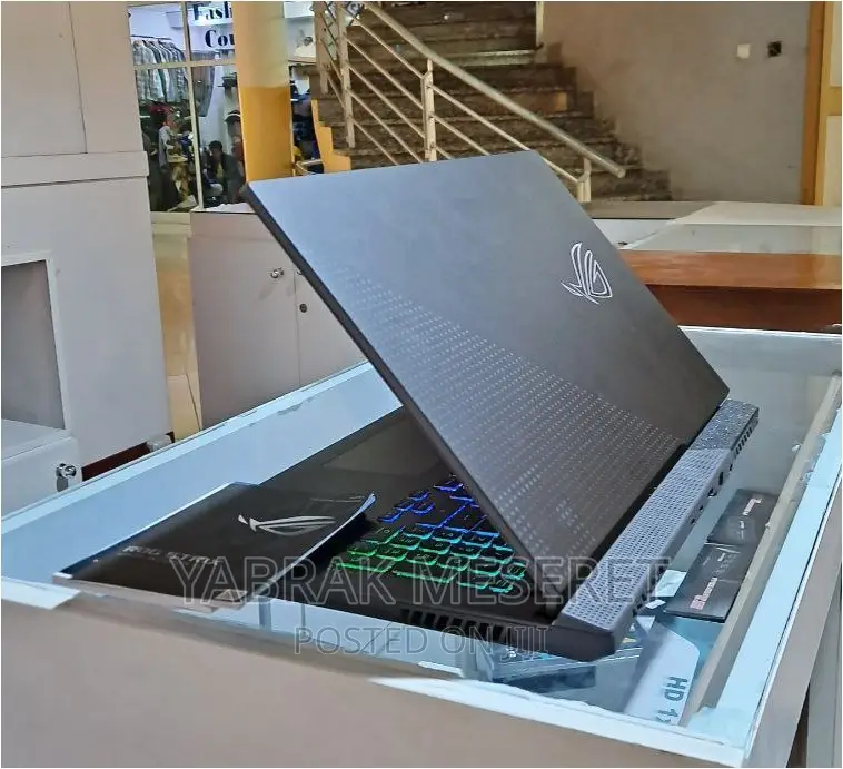 New Laptop Asus ROG Strix G15 16GB AMD Ryzen 7 SSD 512GB