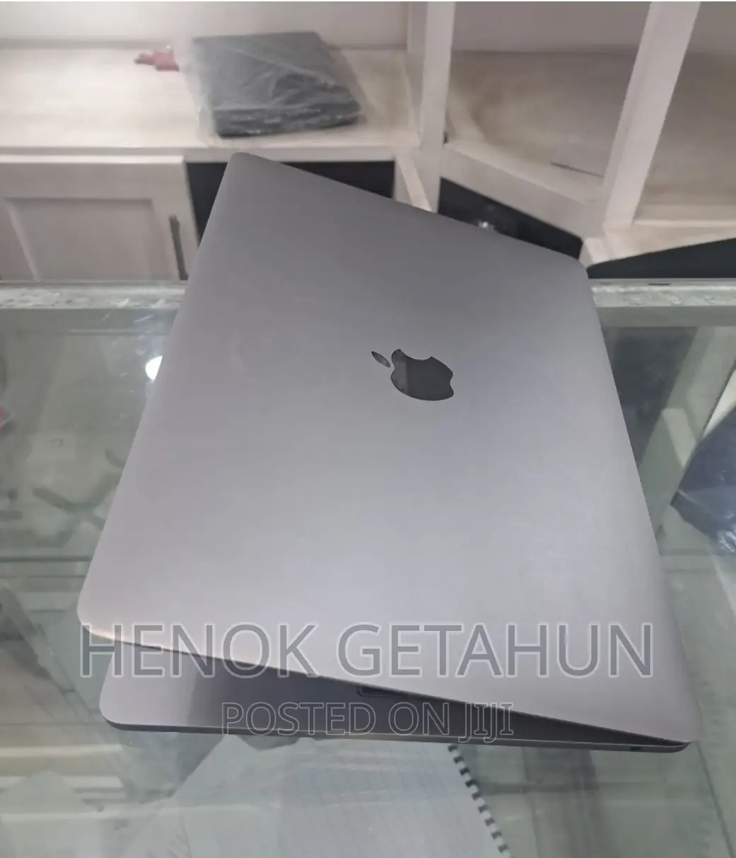 New Laptop Apple MacBook Pro 2017 8GB Intel Core i5 SSD 256GB