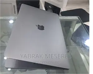 New Laptop Apple MacBook Pro 2017 8GB Intel Core I5 SSD 256GB