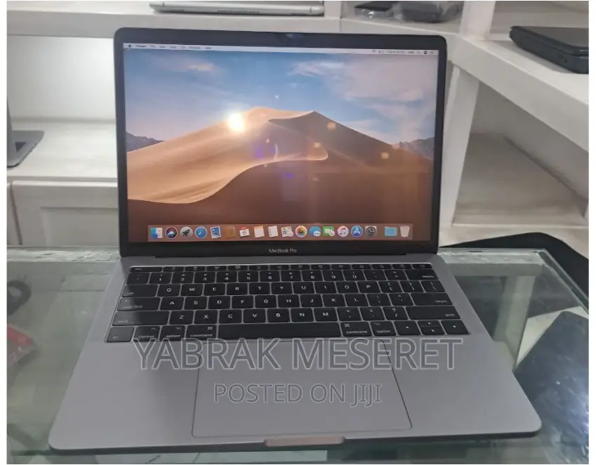 New Laptop Apple MacBook Pro 2017 8GB Intel Core I5 SSD 256GB