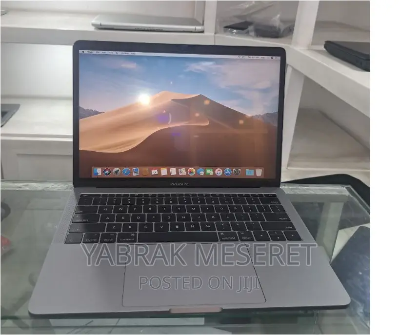 New Laptop Apple MacBook Pro 2017 8GB Intel Core I5 SSD 256GB
