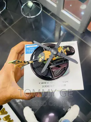 Photo - በ Solar የሚሰራ የመኪና Fragrances ፀሀይ ሲነካው በራሱ ሚሽከረከር በ ፀሀይ