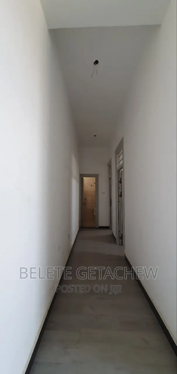 2bdrm Apartment in 4 Kilo, Arada for sale