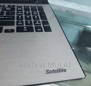 New Laptop Toshiba Satellite C850 8GB Intel Core I5 HDD 1T