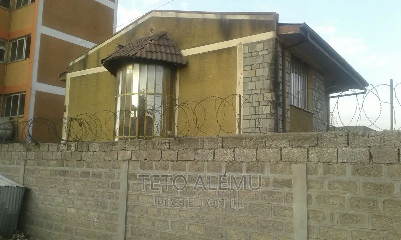 4bdrm House in የሚሸጥ ቤት ቦሌ ሚካኤል አካባቢ, Bole for sale