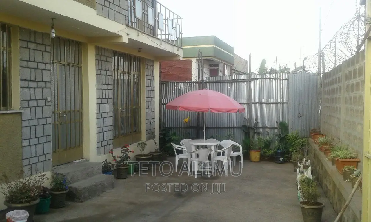 4bdrm House in የሚሸጥ ቤት ቦሌ ሚካኤል አካባቢ, Bole for sale