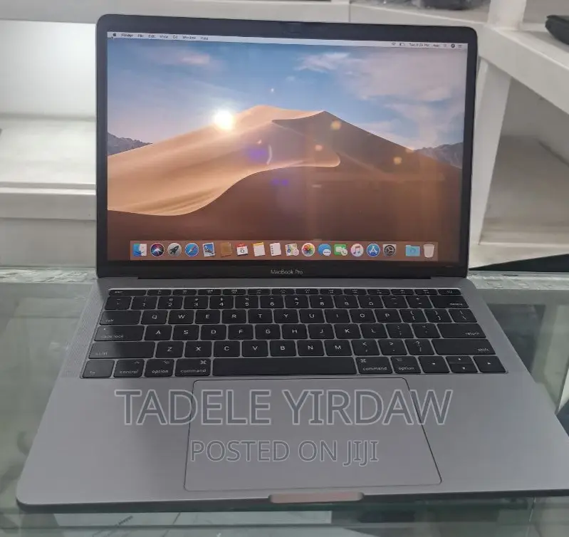 New Laptop Apple MacBook Pro 2017 8GB Intel Core I5 SSD 256GB