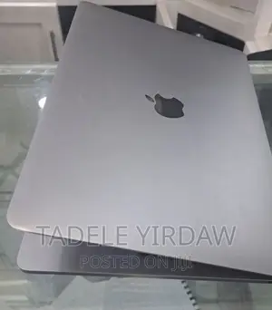 New Laptop Apple MacBook Pro 2017 8GB Intel Core I5 SSD 256GB