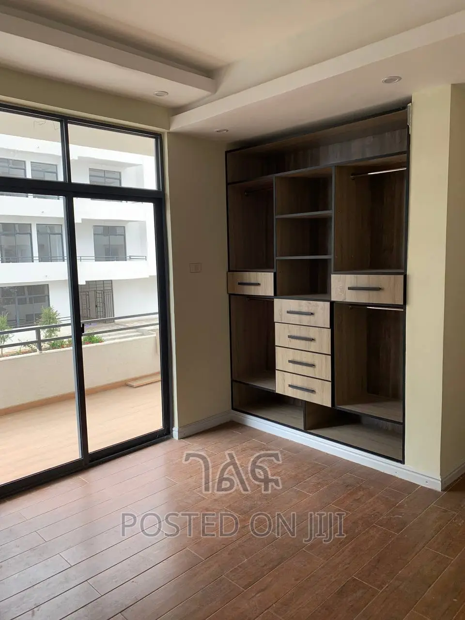 2bdrm Apartment in አያት አምባሳደር ኖህ ሪልስቴት, Bole for sale