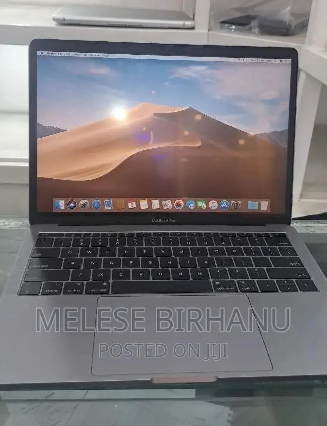 New Laptop Apple MacBook Pro 2017 8GB Intel Core i5 SSD 256GB