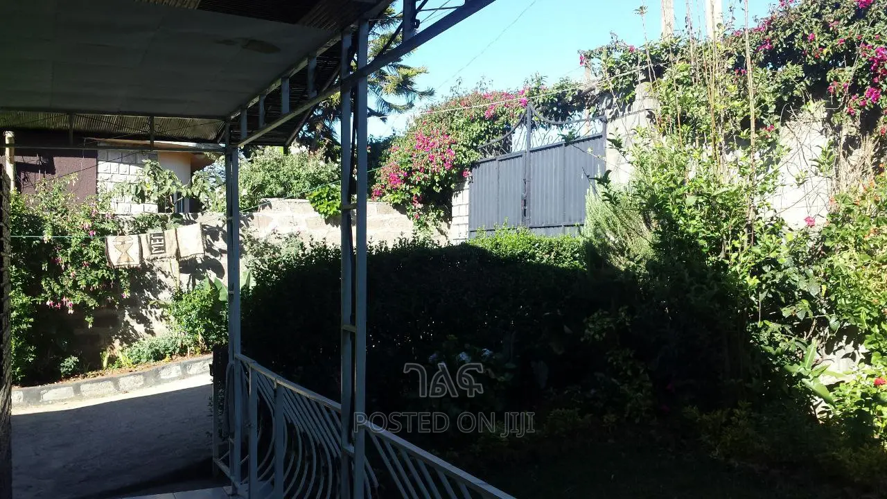 4bdrm Villa in 📍አስቸኳይ የሚሸጥ ፈራሽ ቤት, Bole for sale