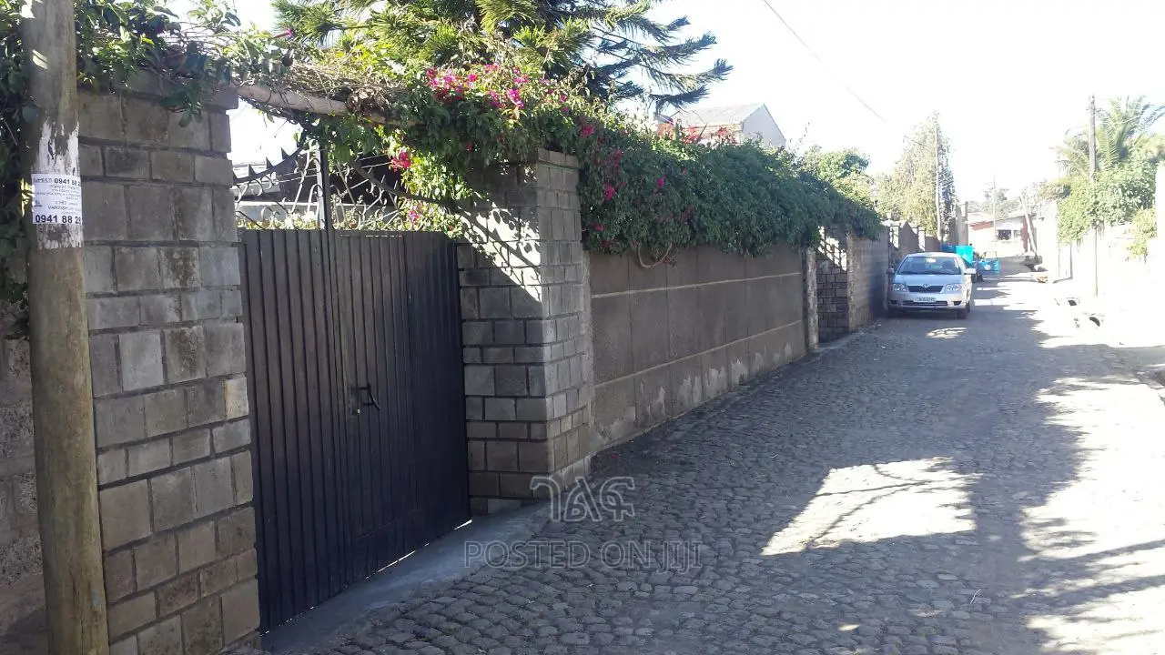 4bdrm Villa in 📍አስቸኳይ የሚሸጥ ፈራሽ ቤት, Bole for sale