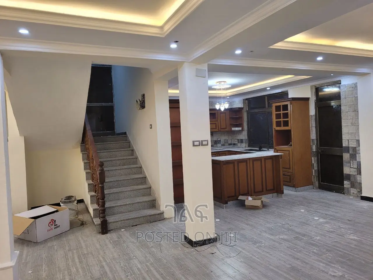 5bdrm House in የግል ቅንጡ መኖሪያ ቤት ሳሚት, Bole for sale