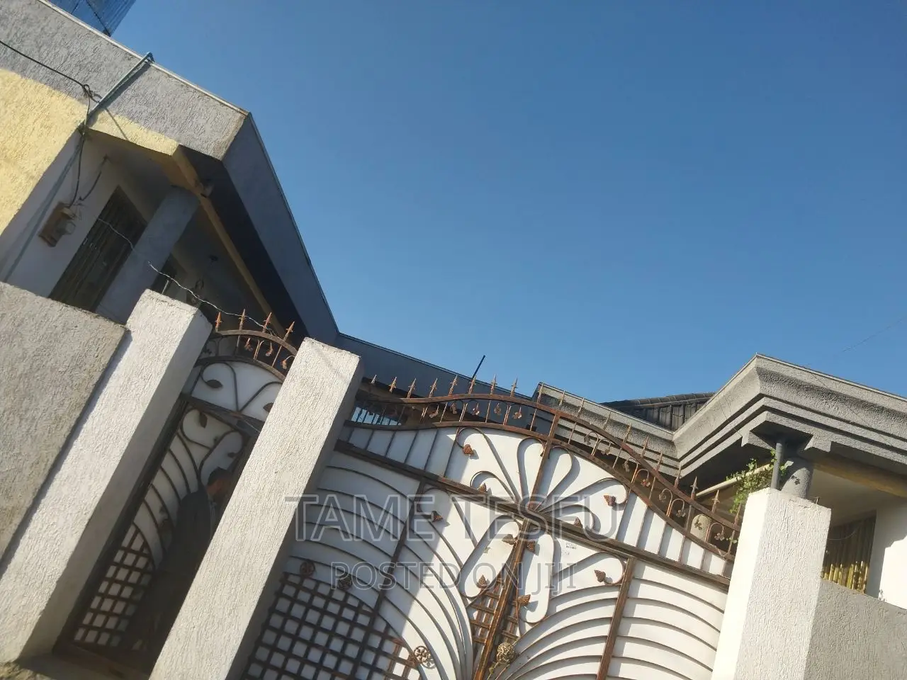 Furnished 3bdrm House in Yeka Kollejjiii for sale