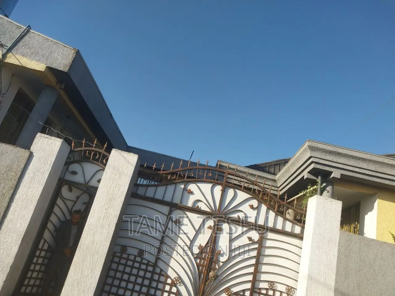 Furnished 3bdrm House in Yeka Kollejjiii for sale