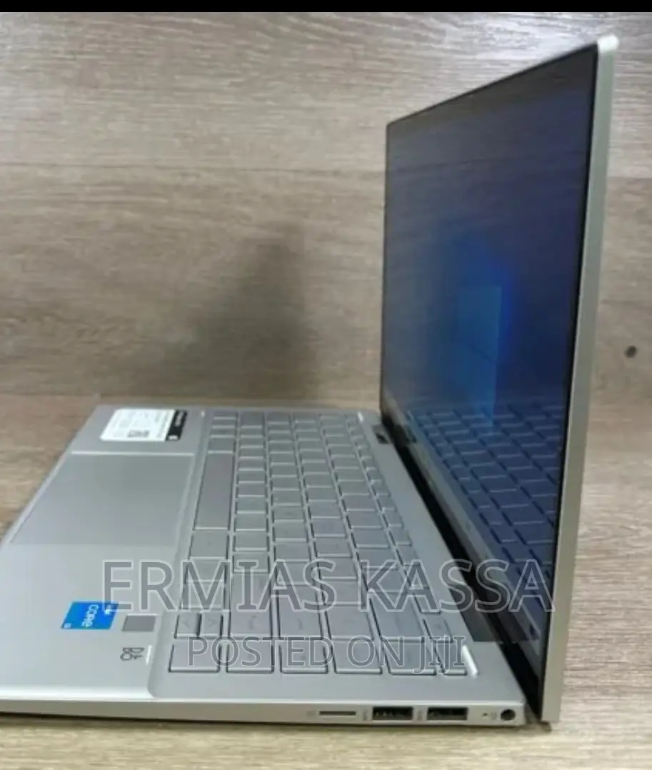 New Laptop HP Pavilion X360 11 8GB Intel Core I3 SSD 256GB