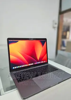 New Laptop Apple MacBook Pro 2017 8GB Intel Core I5 SSD 256GB
