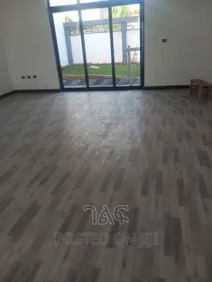 9bdrm House in !በአስቸኳይ የሚሸጥ 500ካሬ, Bole for sale