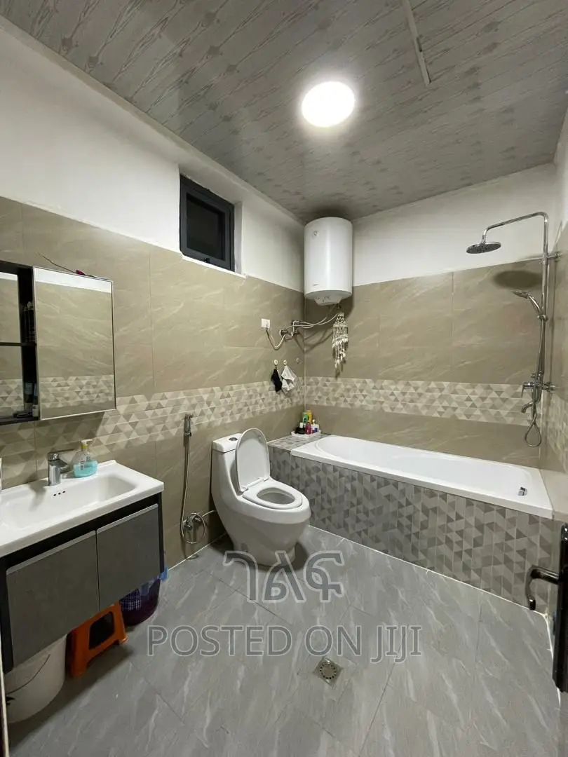 3bdrm Apartment in የግል ቅንጡ አፓርትመንት, Bole for sale