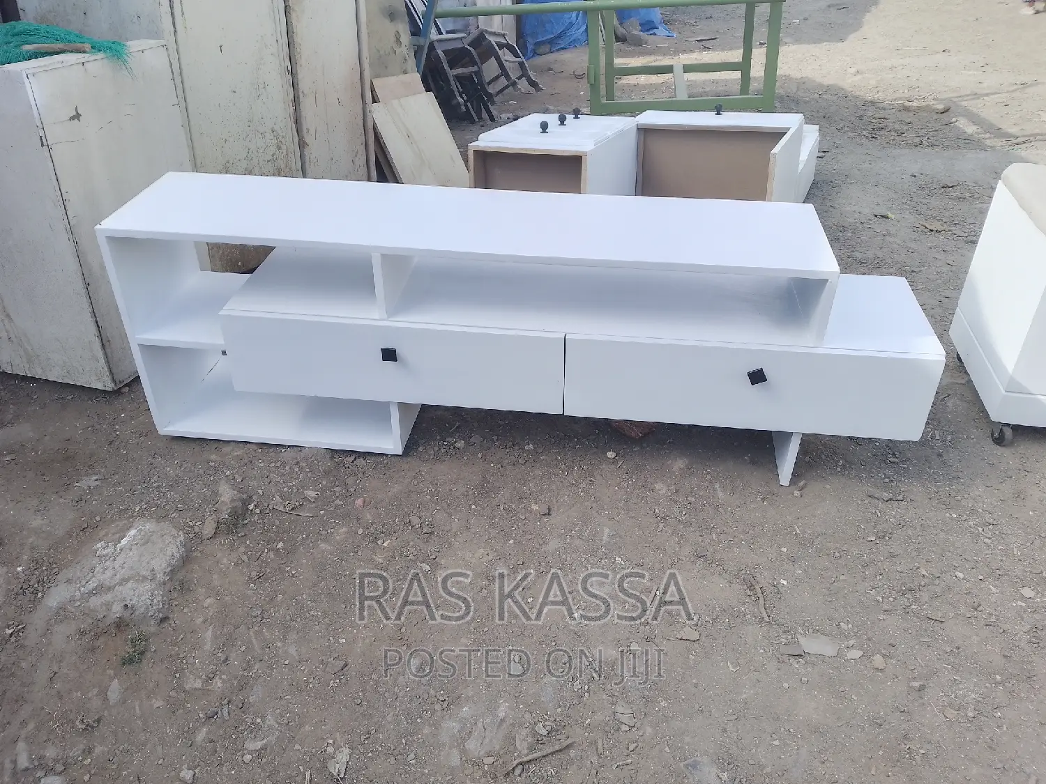 1.50 ቲቪ እስታንድ