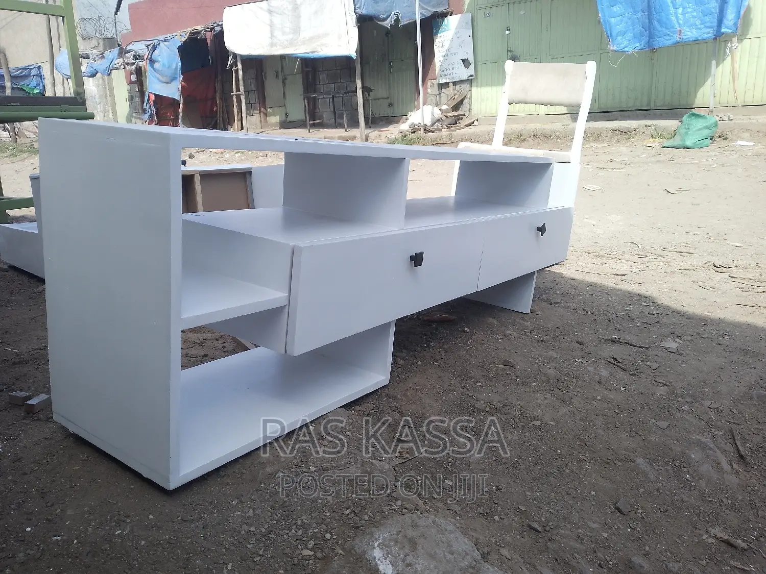 1.50 ቲቪ እስታንድ