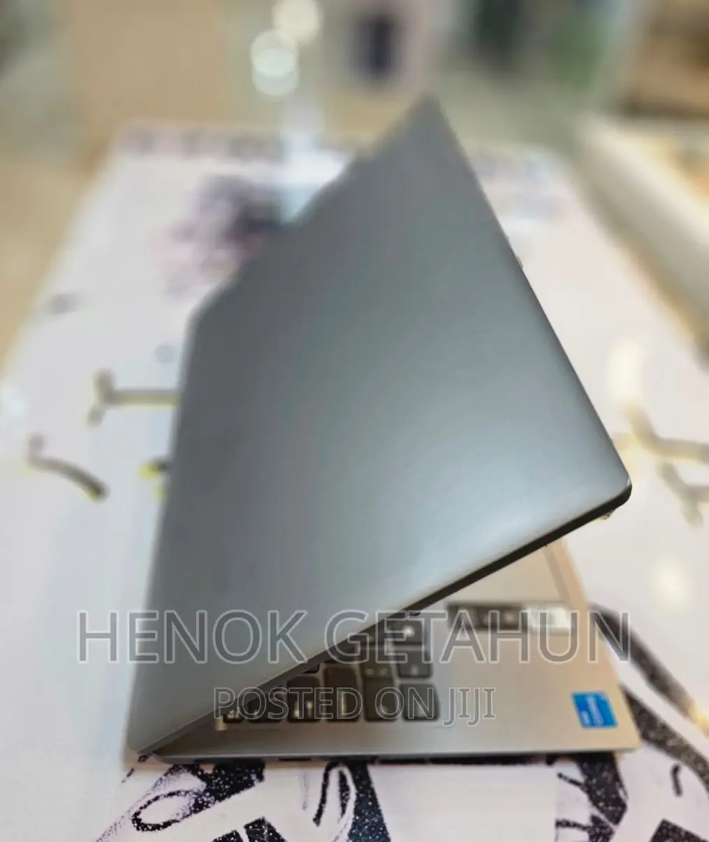 New Laptop Lenovo Ideapad 3 16GB Intel Core i5 SSD 512GB