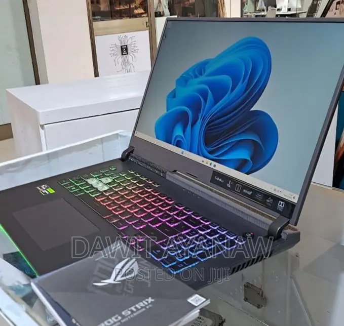 New Laptop Asus 16GB AMD Ryzen 7 SSD 512GB