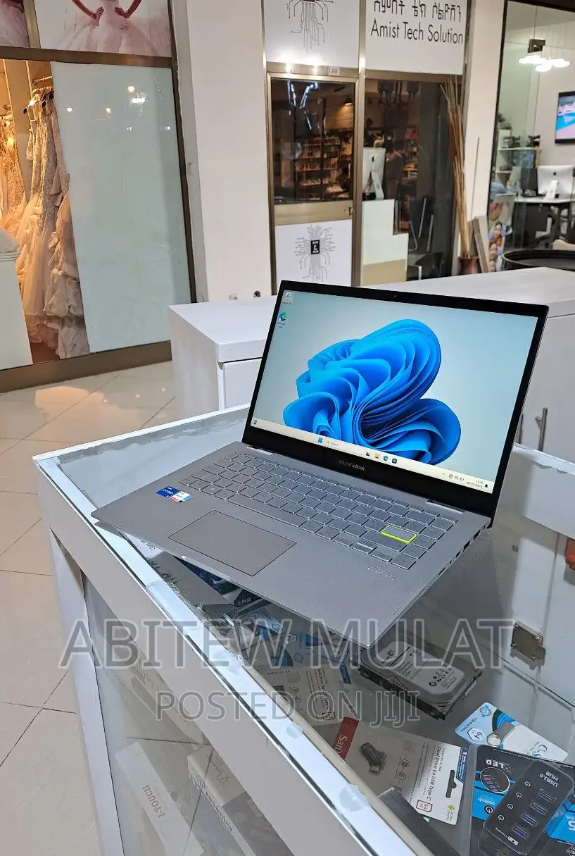 New Laptop Asus VivoBook Flip 14 TP412UA 8GB Intel Core I5 SSD 512GB