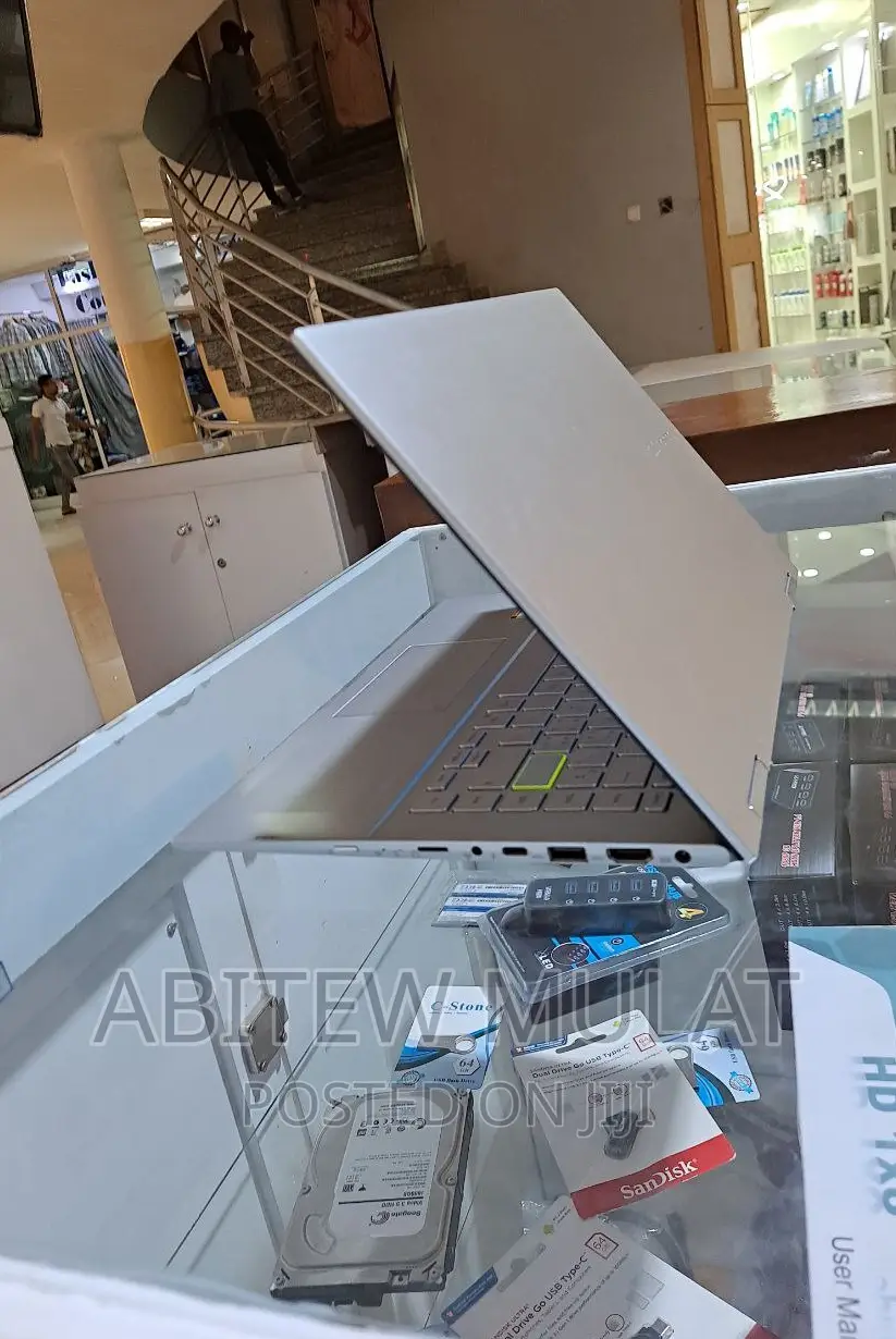 New Laptop Asus VivoBook Flip 14 TP412UA 8GB Intel Core I5 SSD 512GB